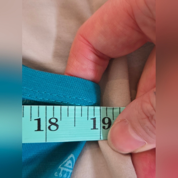 FIG | Blue Sleeveless Pleated V-Neck Tank Top, Size XS - Picture 8 of 8